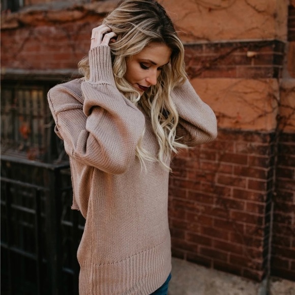 SALE ‼️Bow Back Blush Pink Sweater‼️ - Picture 2 of 6